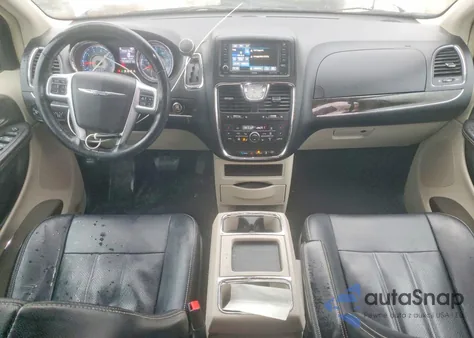 2013 Chrysler Town & Country Touring L z USA, uszkodzony, nr VIN 2C4RC1CG8DR682697